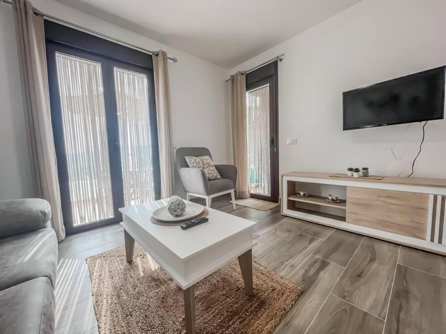 Modern 2 Bed Apartment With Pool In Frigiliana Exterior photo